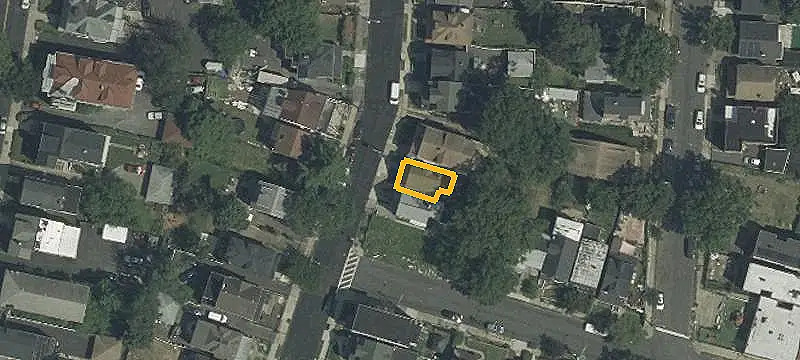 Two-Unit Duplex with Three-Bedroom Layouts
