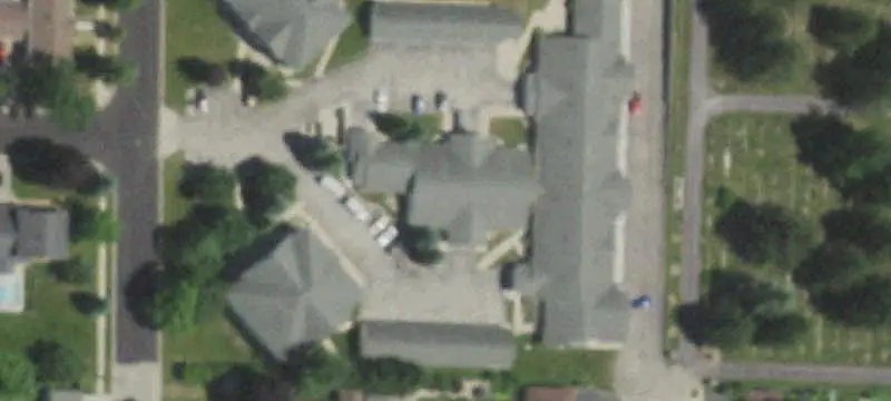 2-Bedroom Apartment with Garage