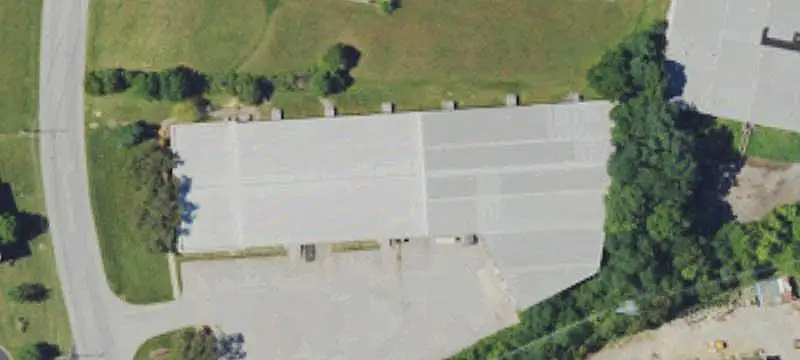Manufacturing Facility with Dock Doors