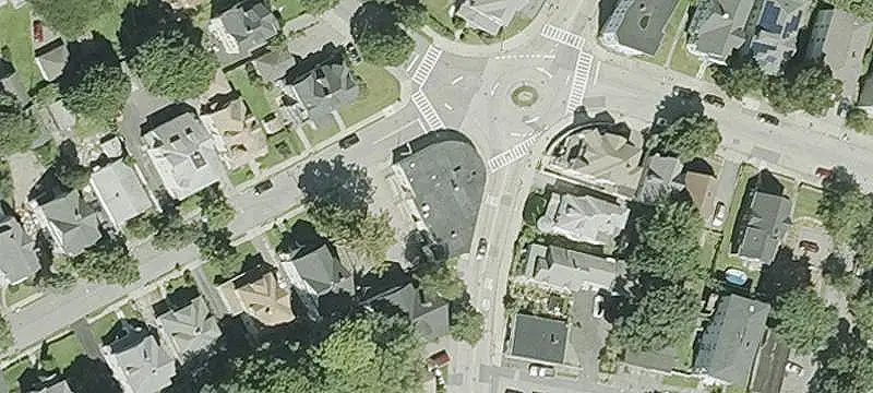 Three-Unit Retail Property