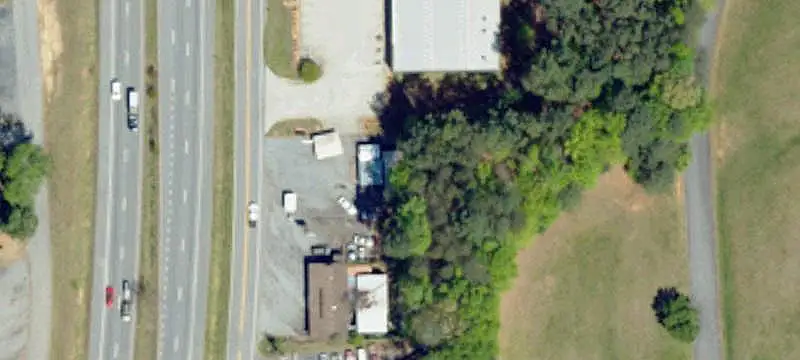 Retail Building with Auto Parts Tenant