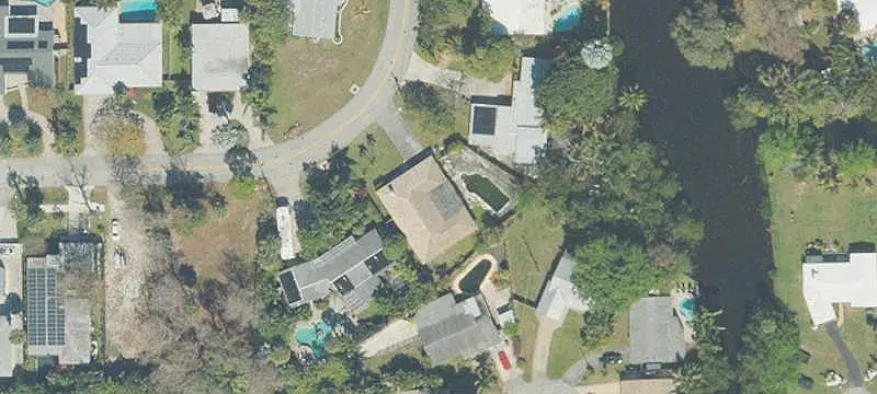 Warehouse with Fenced Yard