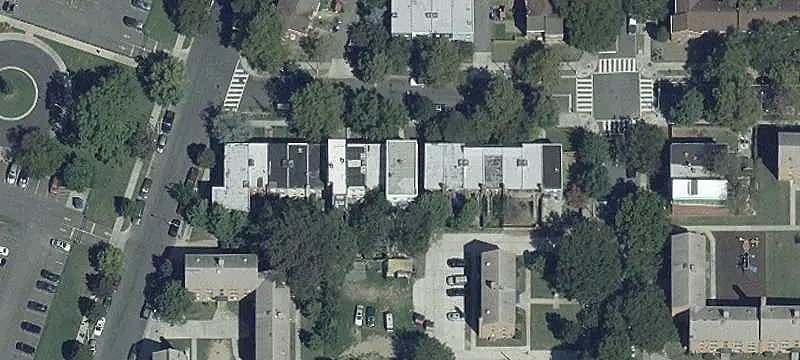 4-Unit Apartment Building