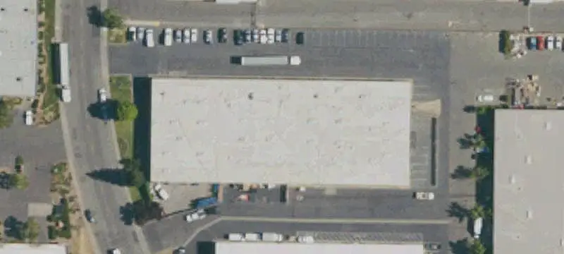 End-Cap Warehouse with Drive-Through Access