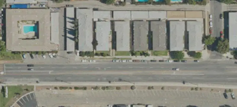 6-Unit Apartment Building