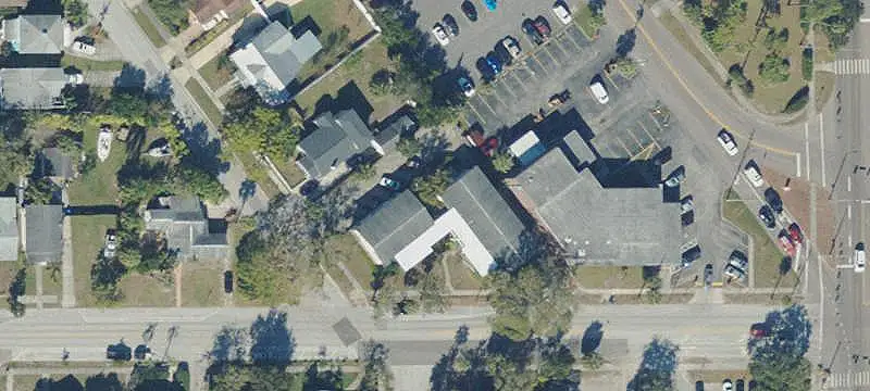 10-Unit Apartment Building with Laundry