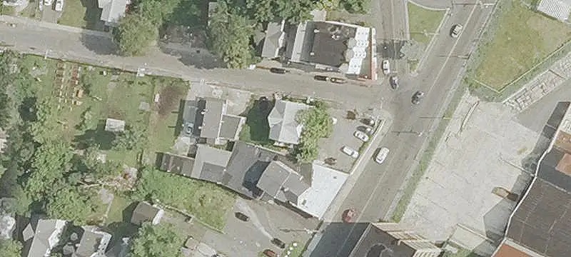 4-Unit Apartment Building