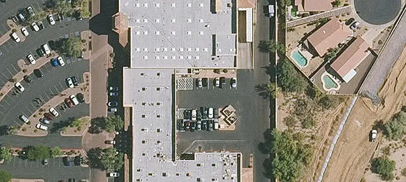 Safeway-Anchored Shopping Center