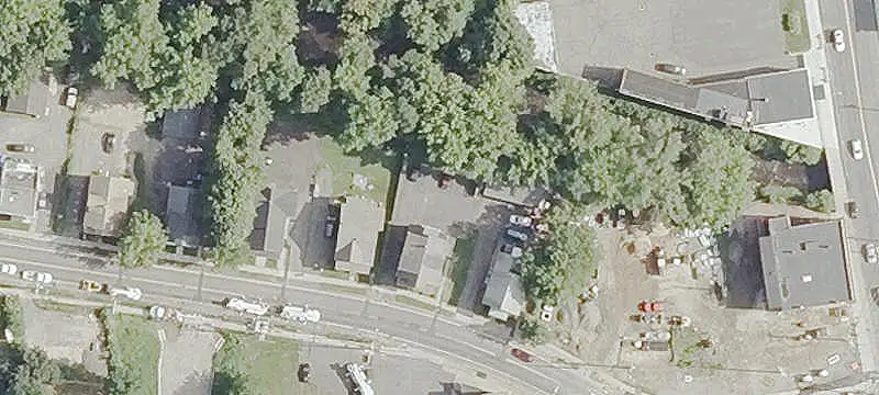 Triplex with Laundry Hookups