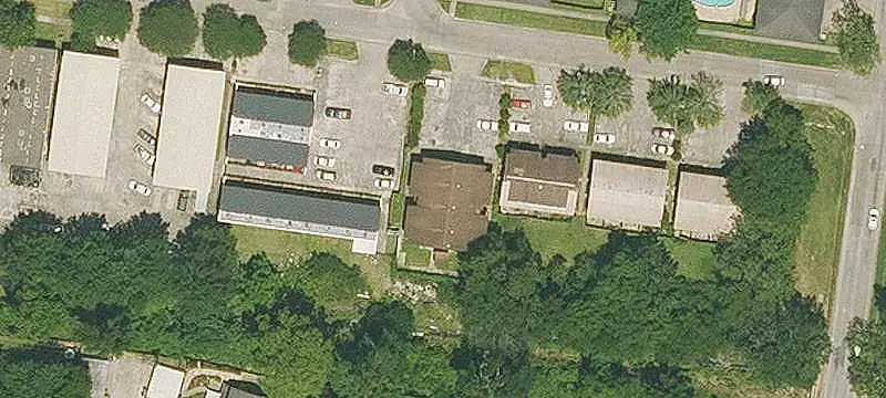 8-Unit Townhouse-Style Apartment Building