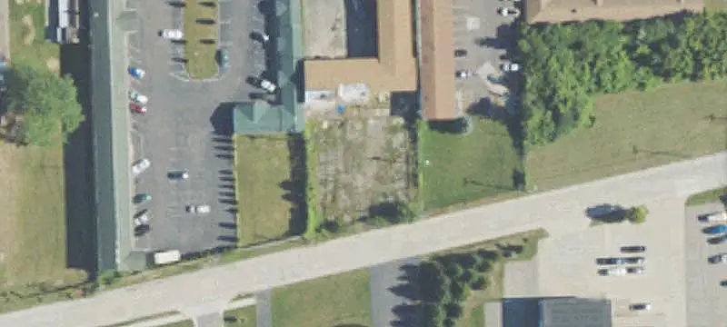 32-Unit Apartment Building