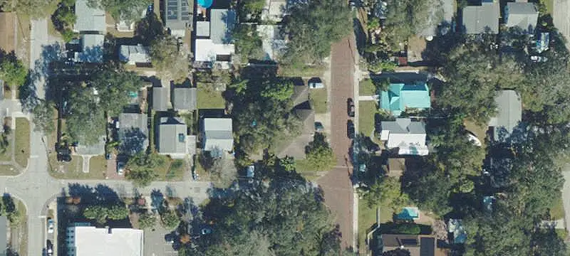 6-Unit Apartment Building