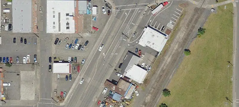 Multi-Tenant Storefront Building