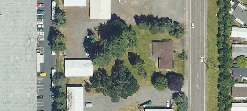 Warehouse Buildings with Secured Yard