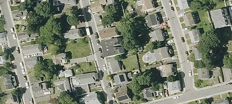6-Unit Apartment Building