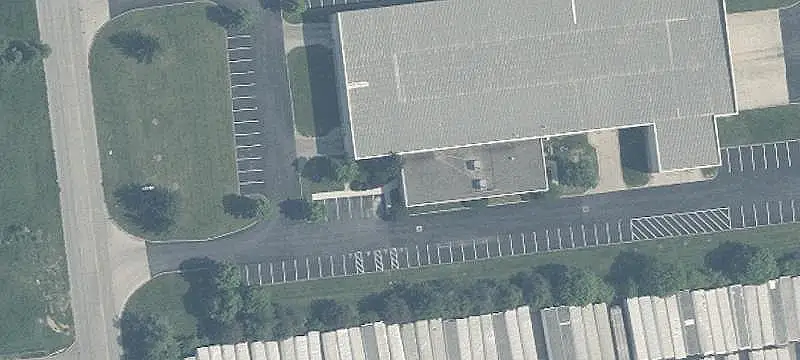 Warehouse with Office and Loading Doors