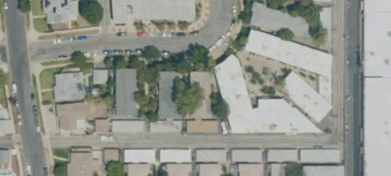 6-Unit Apartment Building