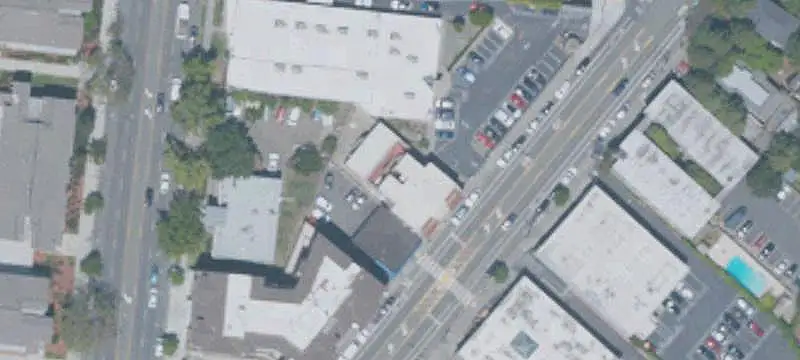 Multi-Suite Mixed-Use Office Building