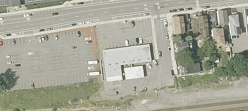Mixed-Use Property with Auto Repair