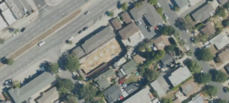 6-Unit Townhome-Style Apartment Building