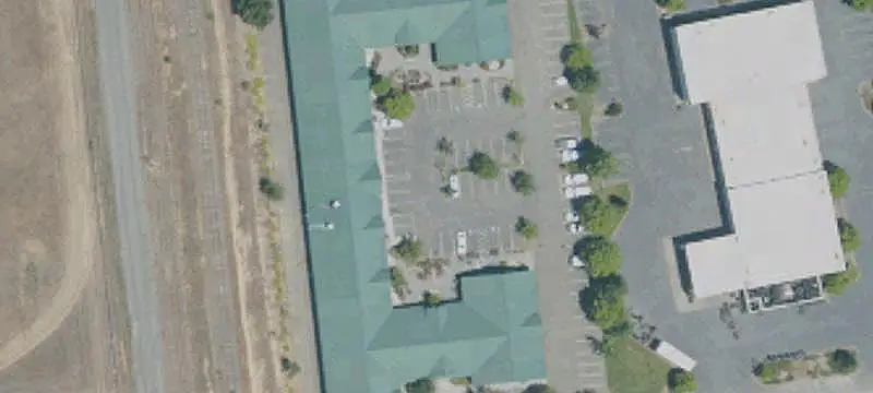 Multi-Suite Retail Center