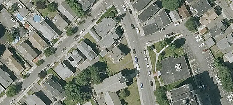 De-Leaded Three-Unit Triplex