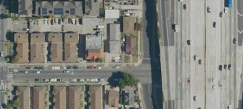 6-Unit Apartment Building