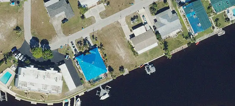 Gulf-Access Commercial Land