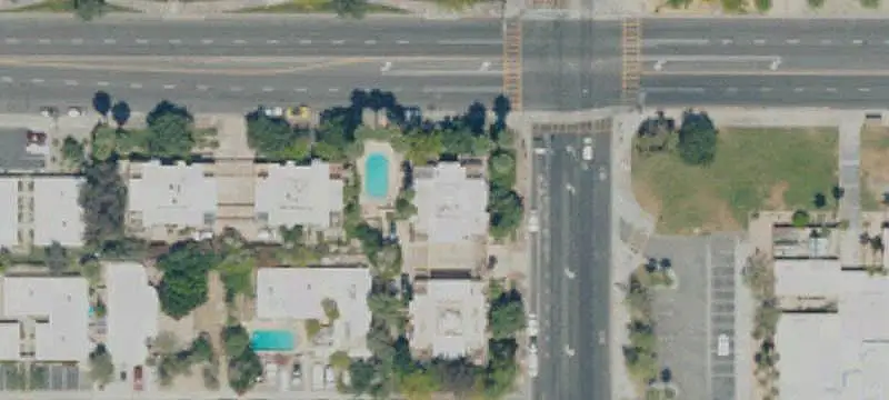 4-Unit Apartment Building