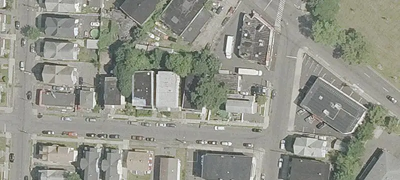 6-Unit Apartment Building