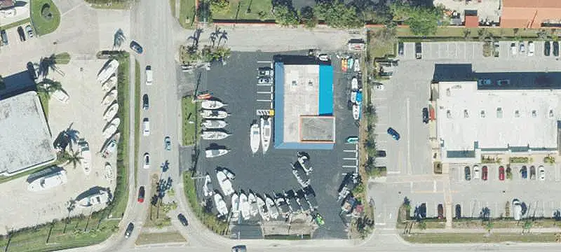Freestanding Showroom with Paved Yard