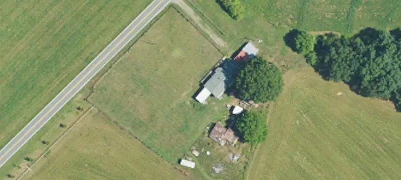 Equestrian Farm with Custom Barn
