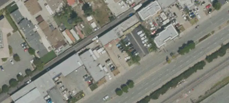 Freestanding Automotive Shop