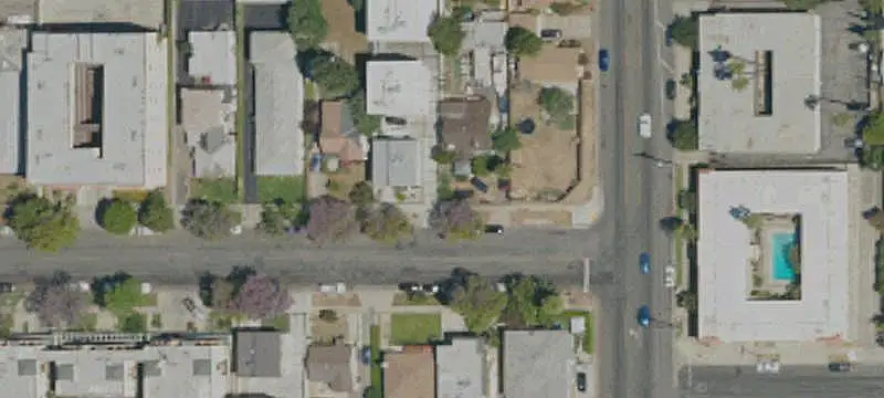 5-Unit Apartment Building with Parking