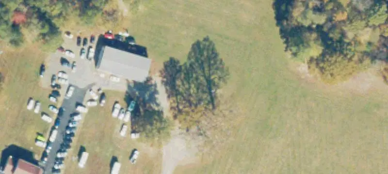 Auto Shop on Commercial Acreage