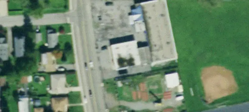 Multi-Tenant Retail Building