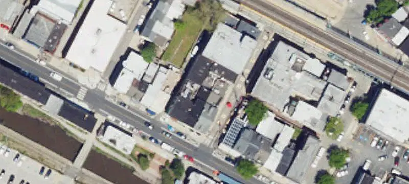 Mixed-Use Building with Corner Position