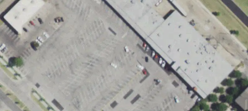 Single-Story Shopping Center