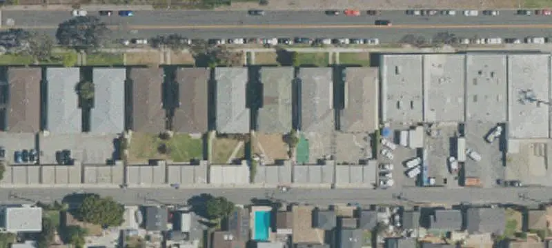 6-Unit Apartment Building