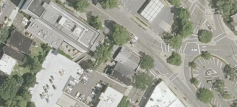 Commercial Space with Garage