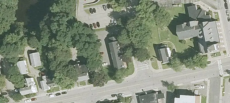 7-Unit Brick Apartment Building