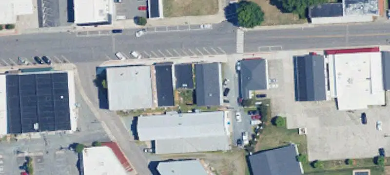 Retail Space with Basement Bay Access