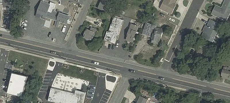Mixed-Use Property with 4-Bay Shop