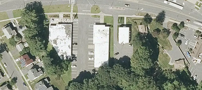 Single-Story Retail Center