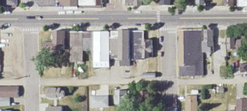Open-Layout Storefront