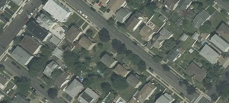 Duplex with Separate Utilities