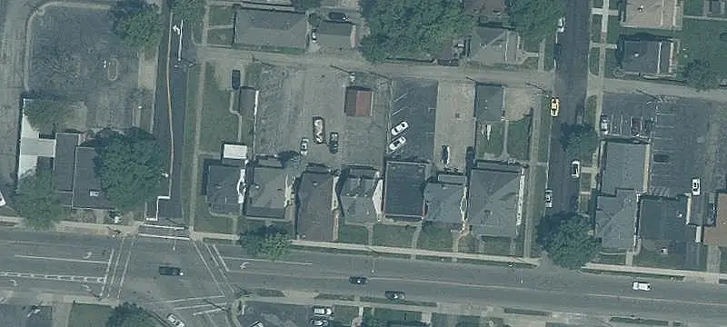 Mixed-Use Building with Separate Residence
