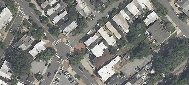 Mixed-Use Building with Apartment