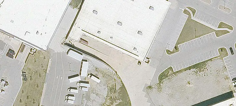 Multi-Tenant Retail Building