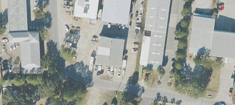 Industrial Flex Space with Overhead Doors